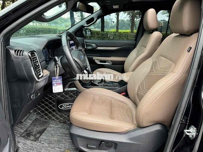Ford Everest 2023 Titanium 2.0L 4x2 AT - 30000 km
