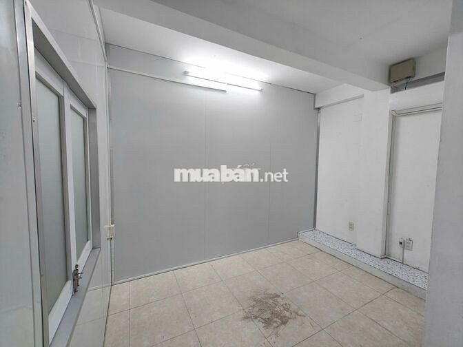 Trống Studio / Gác giá bình dân mới - sạch - đẹp