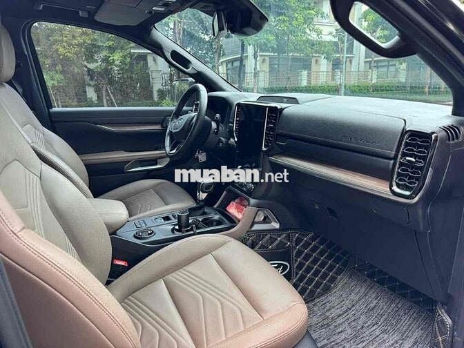 Ford Everest 2023 Titanium 2.0L 4x2 AT - 30000 km