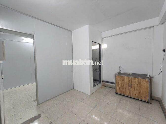 Trống Studio / Gác giá bình dân mới - sạch - đẹp