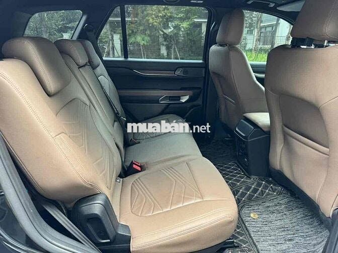 Ford Everest 2023 Titanium 2.0L 4x2 AT - 30000 km