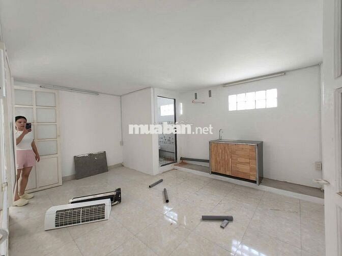 Trống Studio / Gác giá bình dân mới - sạch - đẹp