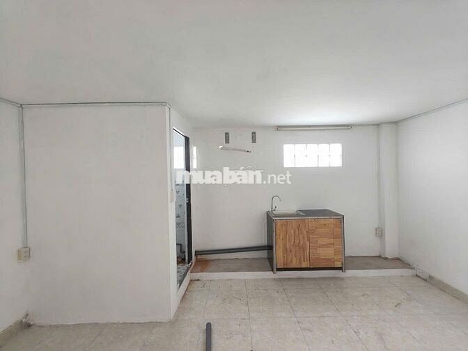 Trống Studio / Gác giá bình dân mới - sạch - đẹp