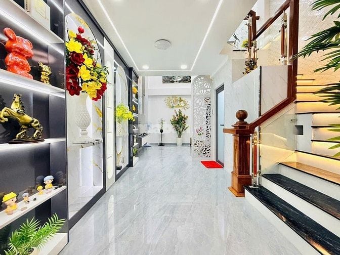 Bán nhà 5tầng có gara oto đường Nguyễn Tư Giản, GVap. Giá chỉ 7tỷ890 