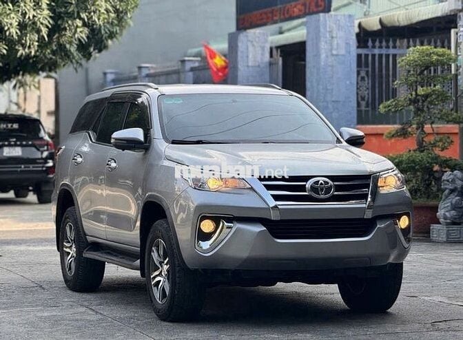 Toyota Fortuner 2018 Xăng Tự động Bạc