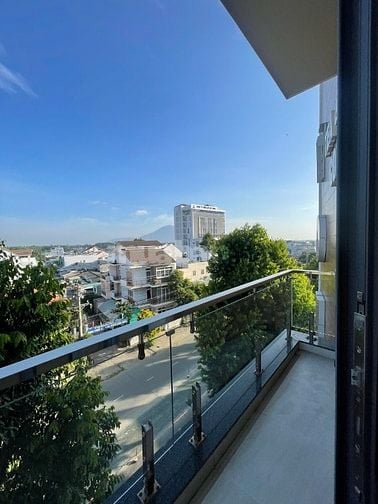 Mặt tiền tiện kinh doanh, Văn Phòng, Ngân Hàng, Showroom