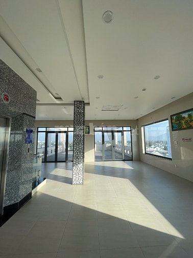 Mặt tiền tiện kinh doanh, Văn Phòng, Ngân Hàng, Showroom