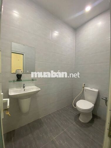 Cho thuê shophouse Chung cư Tôn Thất Thuyết, 4PN, Nhà mới, rộng rãi