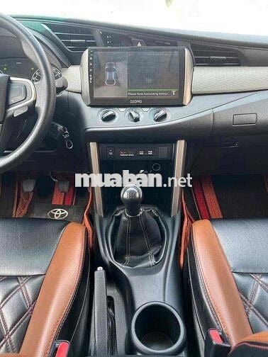 Toyota Innova 2017 2.0E Bạc