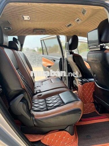 Toyota Innova 2017 2.0E Bạc