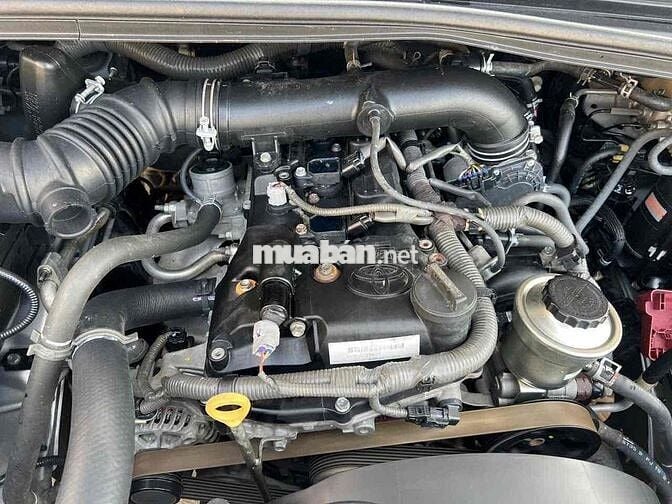 Toyota Innova 2017 2.0E Bạc