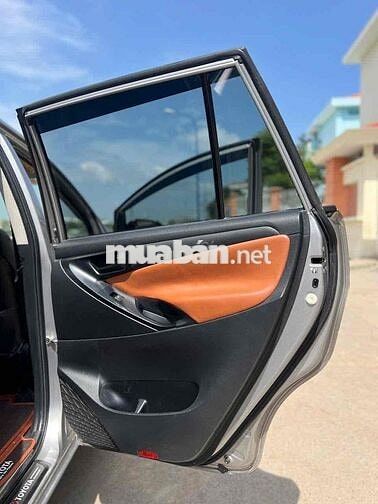 Toyota Innova 2017 2.0E Bạc