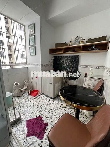 Cho thuê căn hộ Vạn Đô - Bến Vân Đồn. P1.Q4. DT85m2, 2pn.2wc- Giá 15tr