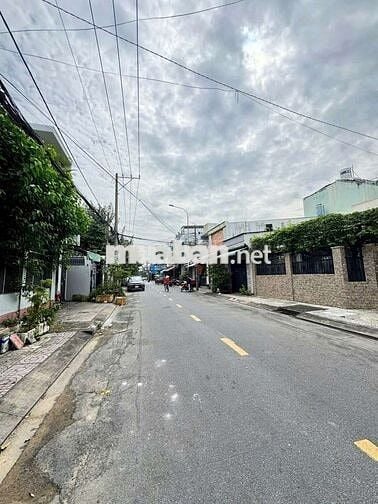 Nhà thuê Mặt Tiền Lê Lư. Quận Tân Phú (2pn, 3wc). Dtsd 256m2