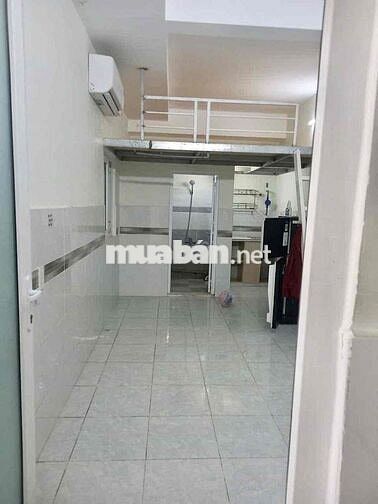 Phòng trọ giá rẻ có thang máy Âu Dương Lân Q8 kế cầu Chữ Y