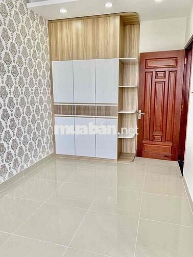 Nhà Mới Sạch Đẹp DT 250m2 1Trệt 2Lầu 4Pn 3Wc Sân Đậu Ôtô Hẻm Tải