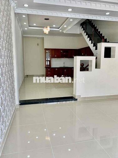 Nhà Mới Sạch Đẹp DT 250m2 1Trệt 2Lầu 4Pn 3Wc Sân Đậu Ôtô Hẻm Tải