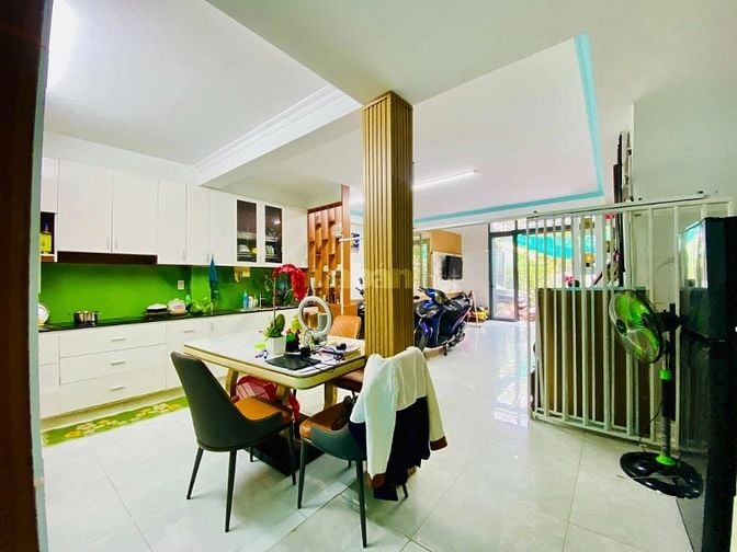 MUA ĐẤT TẶNG NHÀ LÀ CÓ THẬT, CN 71m2, ĐƯỜNG Ô TÔ XE TẢI, XE HƠI VÀO N