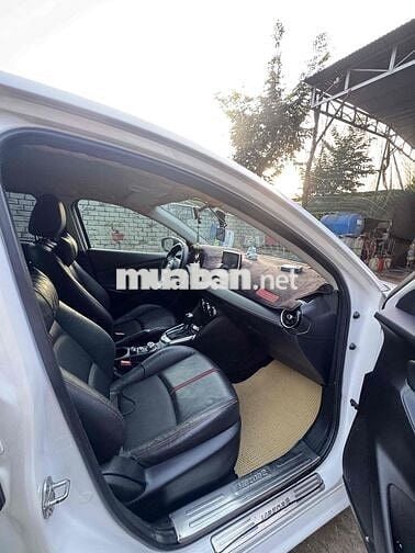 Mazda 2 2017  1.5 AT Sedan - 60000 km