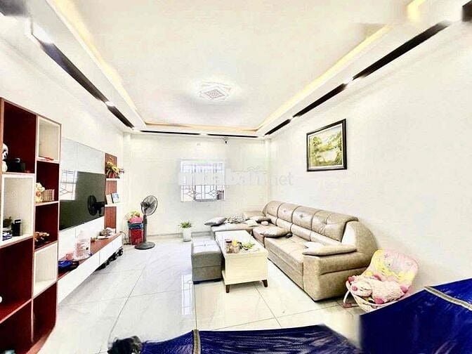 CHO THUÊ NHÀ LÀM CHDV/CẢI TẠO(4PN,4WC)2 LẦU(4x15) NGUYỂN HỒNG ĐÀO