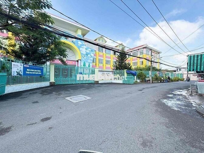 Mặt tiền đường Trần Ngọc Quế gần nhà thờ | Thuận tiện kinh doanh