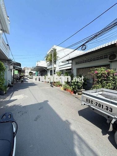 NỀN HIẾM + TẶNG NHÀ CŨ - HẺM 8M NGUYỄN VĂN CỪ