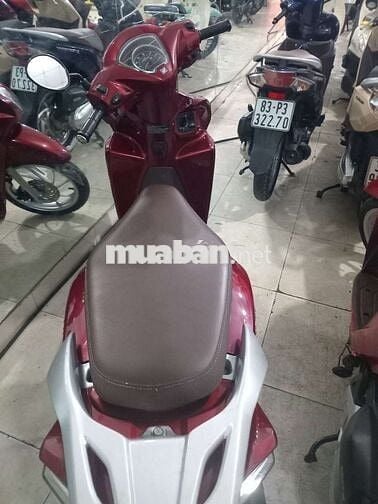 Honda Vision màu Đỏ