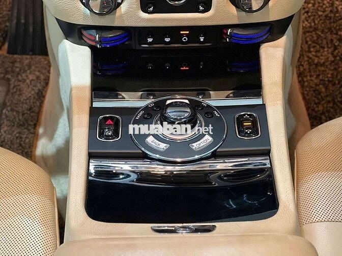 66 981 2011 EWB 6.6 V12 - 49000 km