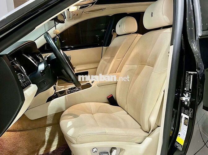 66 981 2011 EWB 6.6 V12 - 49000 km