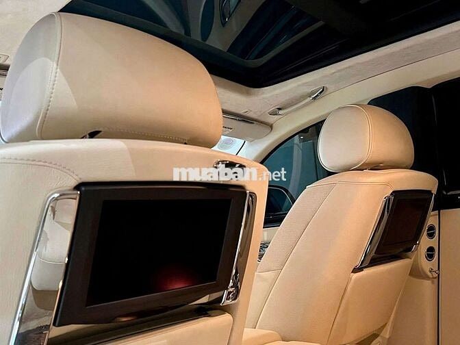 66 981 2011 EWB 6.6 V12 - 49000 km