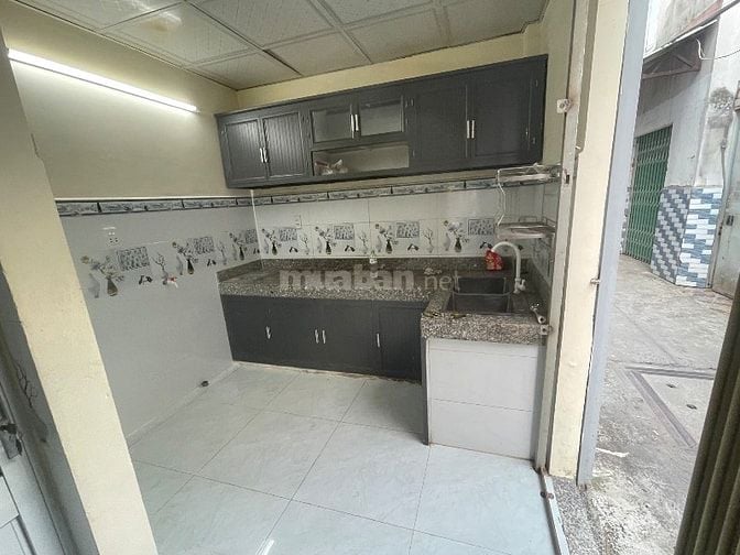 Cho thuê nhà nguyên căn. 2 mặt hẻm. Ô tô vào tận nhà