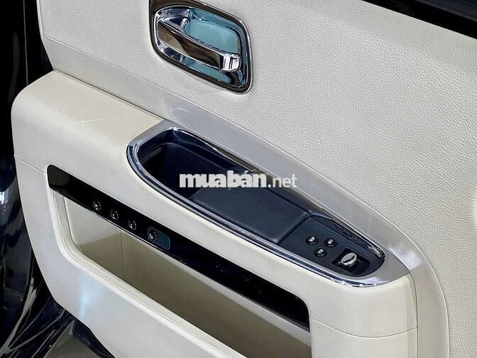 66 981 2011 EWB 6.6 V12 - 49000 km