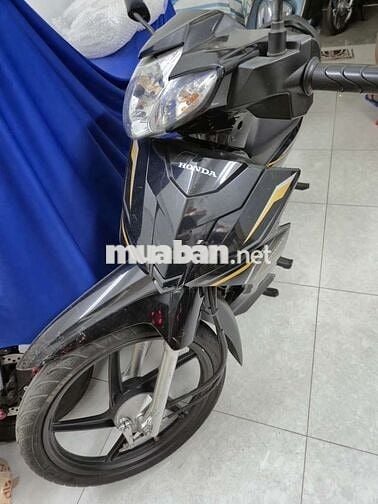 Honda Blade màu đen