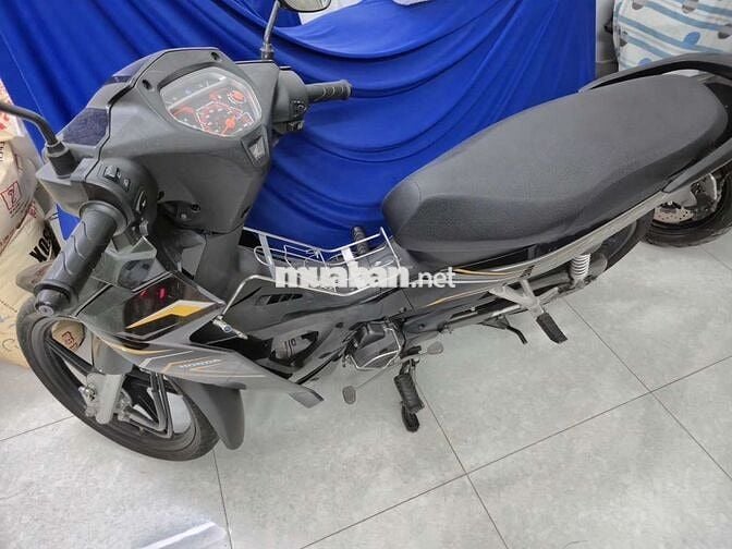 Honda Blade màu đen