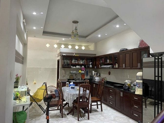 NHÀ Đường xe hơi phạm hùng đt: 4m x 18m, trệt, 2 lầu st 