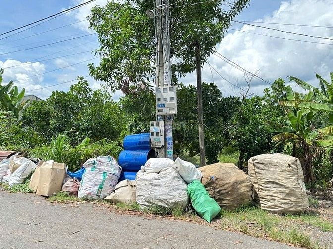 2TỶ400 TRIỆU , ĐẤT 15X47 MẶT TIỀN 18M ,NGAY CỔNG CHÍNHKCN PHƯỚC ĐÔNG 