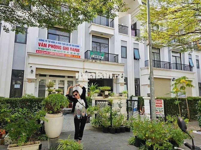 Nhà sông Vàm Cỏ Đông Solar 302 Ng V Tuôi 9,5tr/th 3PN-3WC chính chủ