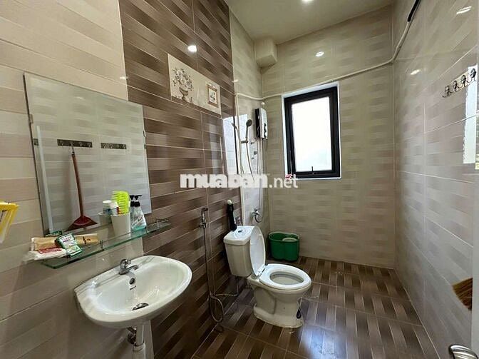 Nhà sông Vàm Cỏ Đông Solar 302 Ng V Tuôi 9,5tr/th 3PN-3WC chính chủ