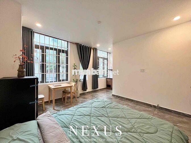 MỚI 100% - FULL NỘI THẤT - THANG MÁY CỬA SỔ TRỜI SÁT CẦU NGUYỄN VĂN CỪ