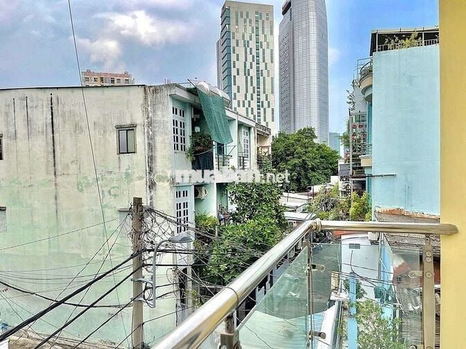 Trống sẵn Phòng Ban công Máy giặt riêng ngay chợ Bà Chiểu Bình Thạnh