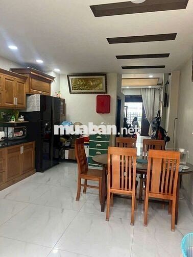 Nhà trệt lửng 2 lầu 4pn hẻm xe hơi