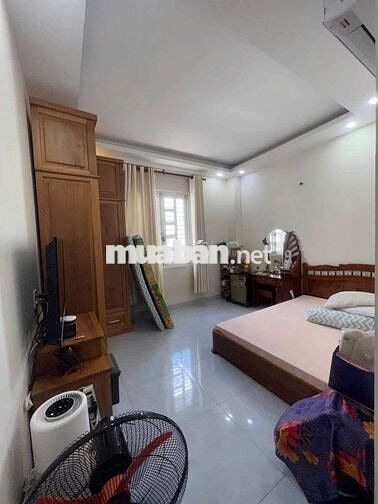 Nhà trệt lửng 2 lầu 4pn hẻm xe hơi