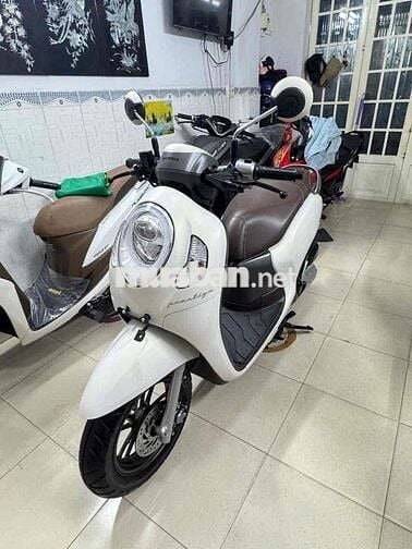 Scoopy 2024 Trắng Full Keo Xe mới 99% like new