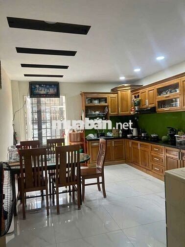 Nhà trệt lửng 2 lầu 4pn hẻm xe hơi