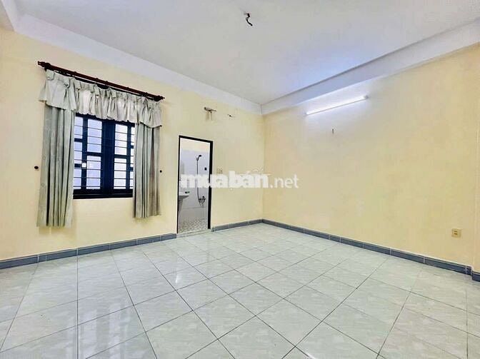 NHÀ HẺM XE HƠI VITRI ĐẸP KHU VỰC AN NINH GẦN CHỢ TRƯỜNG HỌC . hẻm 8m