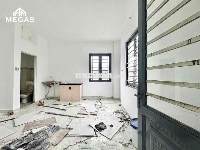 Studio Ban Công Diện Tích Rộng Gần Cầu Vượt Ngã 4 Ga