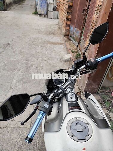 Xe Yamaha FZ150i đời 2014 màu trắng.