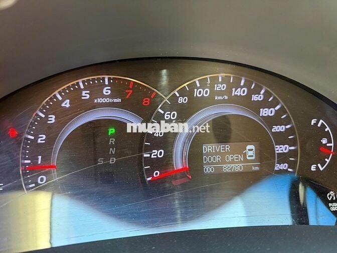 Toyota Camry 2.4G AT 2011 hàng siêu tầm