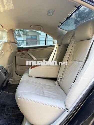 Toyota Camry 2.4G AT 2011 hàng siêu tầm