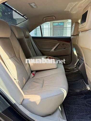 Toyota Camry 2.4G AT 2011 hàng siêu tầm